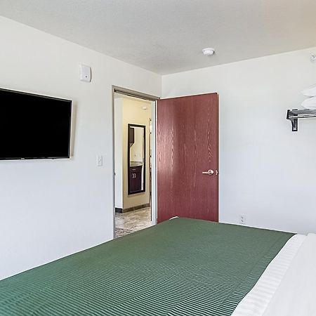 Cobblestone Inn & Suites - Guernsey Exterior photo